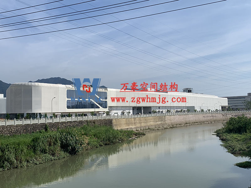 為什么體育場(chǎng)屋面都選用PTFE膜結(jié)構(gòu)？PTFE膜結(jié)構(gòu)體育場(chǎng)有什么特點(diǎn)優(yōu)勢(shì)？