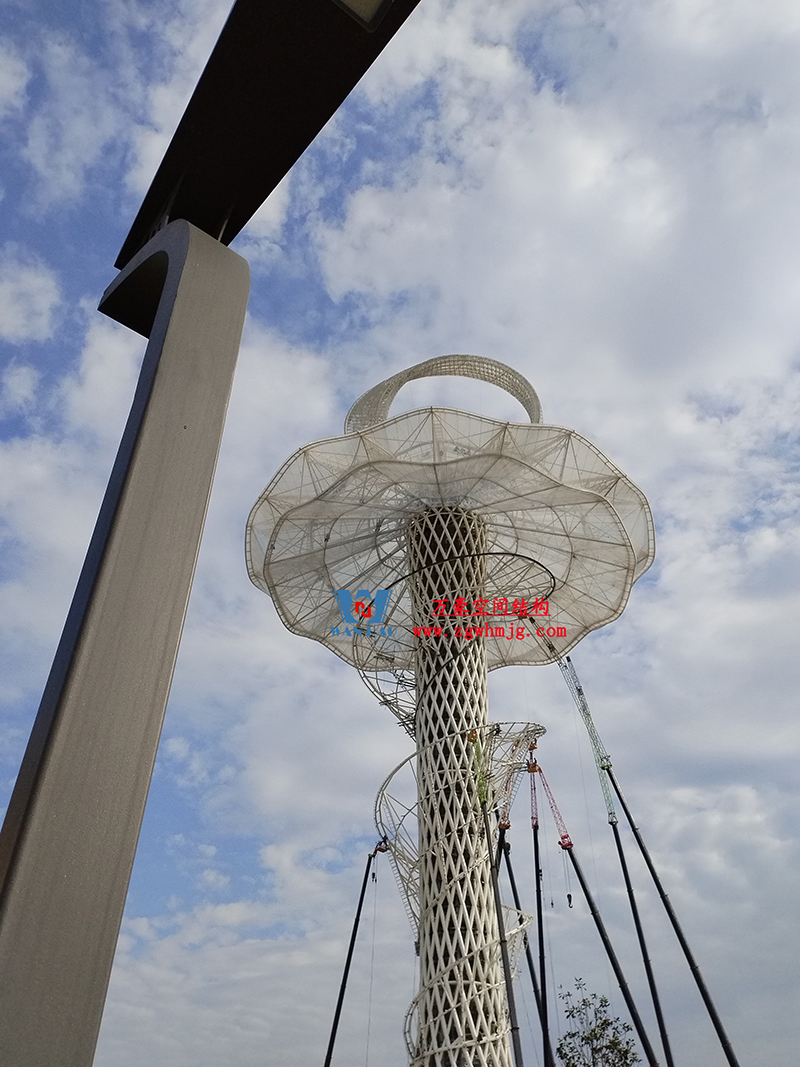 身姿輕盈，造型優(yōu)美的膜結(jié)構(gòu)建筑