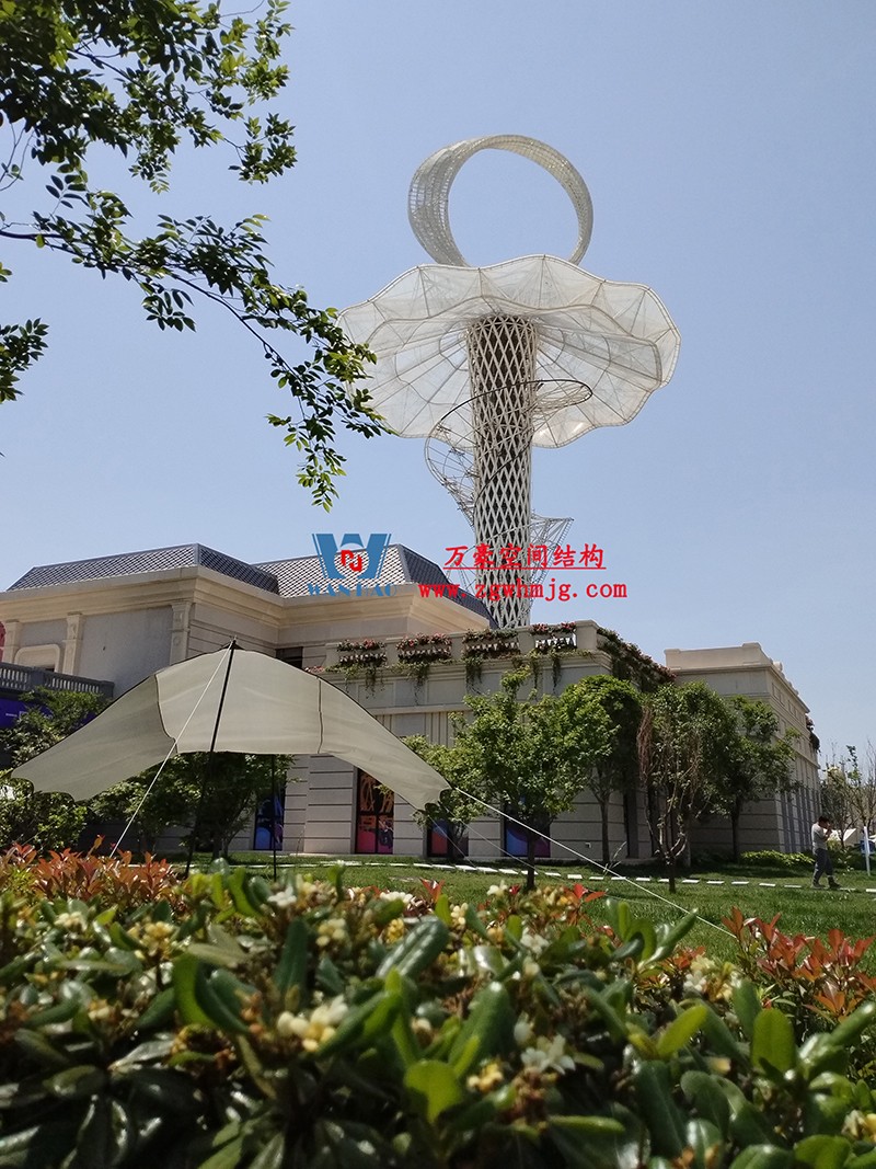 身姿輕盈，造型優(yōu)美的膜結(jié)構(gòu)建筑