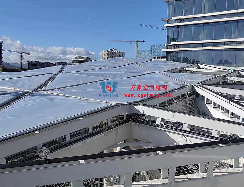 縱使烈日炎炎，腳步從未止歇！海南這個(gè)ETFE氣枕膜項(xiàng)目施工進(jìn)度有最新消息