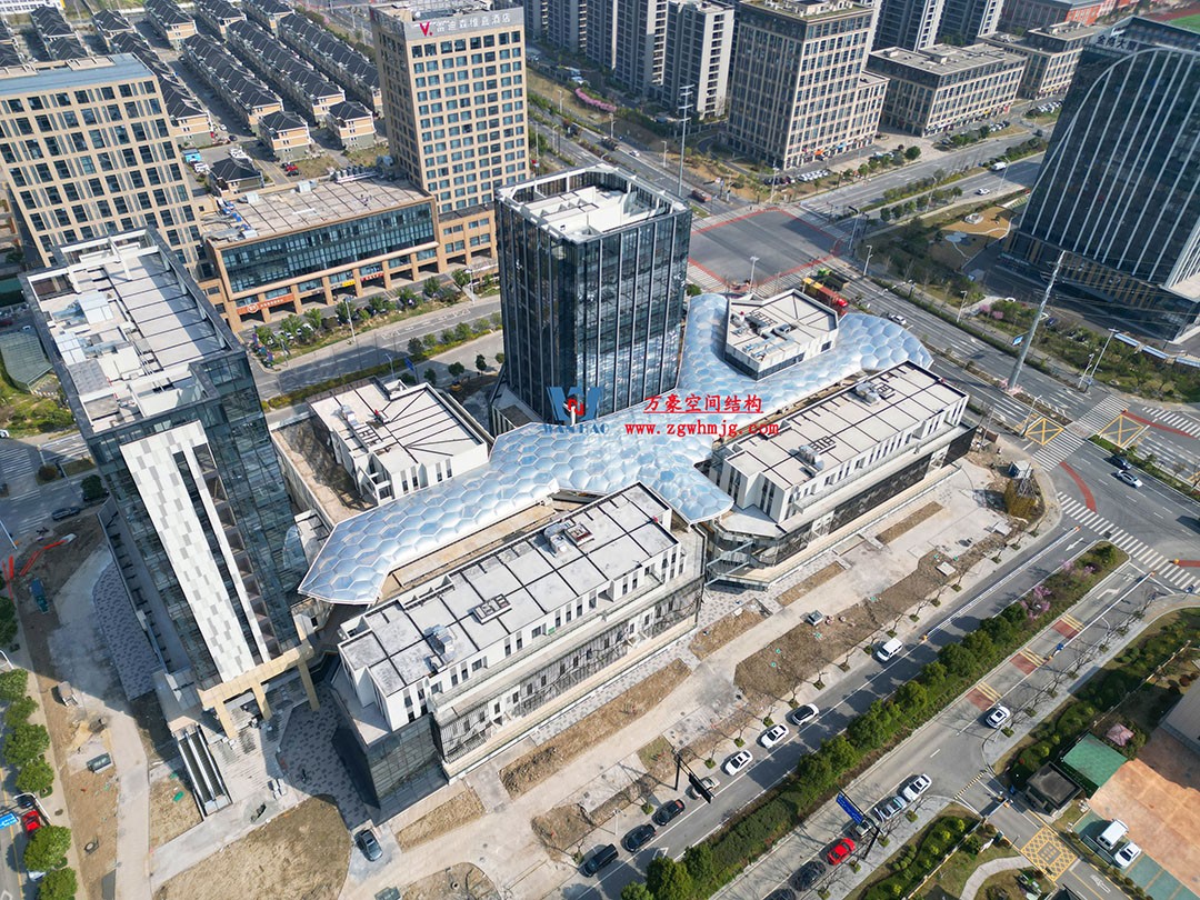 已完工，這個ETFE氣枕商業(yè)天幕閃亮登場！