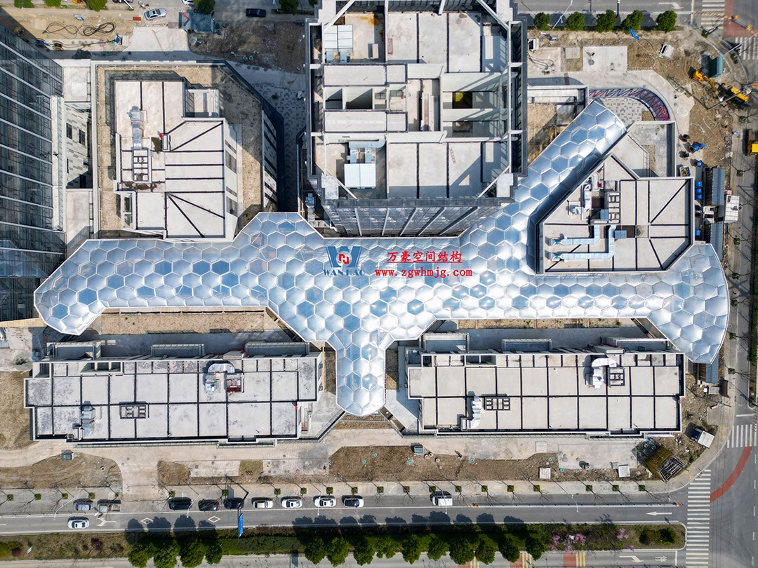 已完工，這個ETFE氣枕商業(yè)天幕閃亮登場！