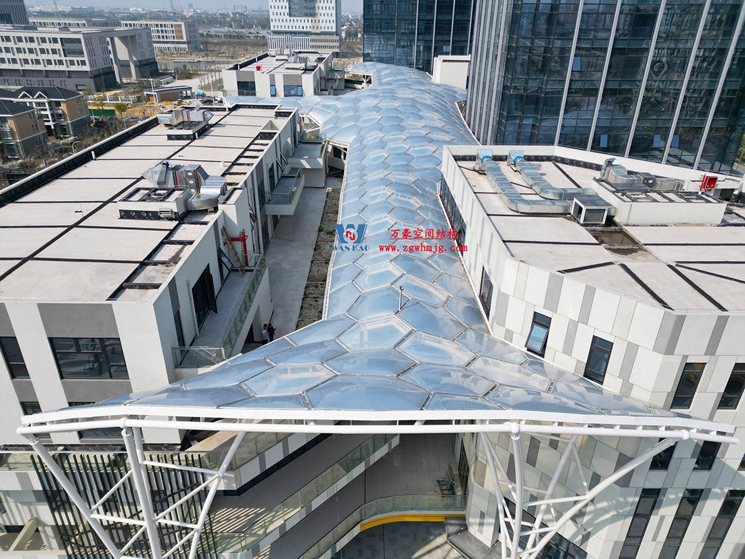 已完工，這個ETFE氣枕商業(yè)天幕閃亮登場！