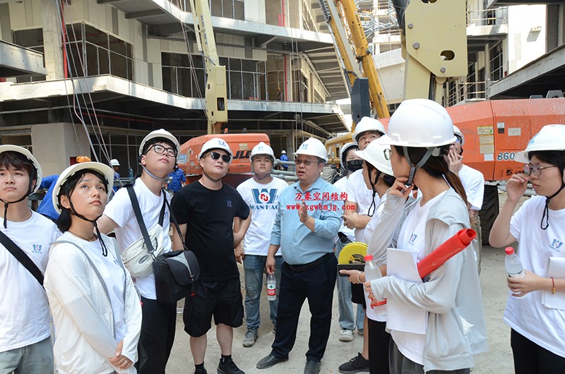 嘉興長(zhǎng)安里ETFE氣枕鋼膜結(jié)構(gòu)頂棚工程現(xiàn)場(chǎng)學(xué)習(xí)觀摩會(huì) 嘉興長(zhǎng)安里ETFE氣枕鋼膜結(jié)構(gòu)頂棚工程現(xiàn)場(chǎng)學(xué)習(xí)觀摩會(huì)