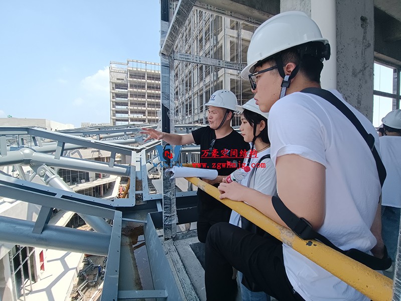 嘉興長(zhǎng)安里ETFE氣枕鋼膜結(jié)構(gòu)頂棚工程現(xiàn)場(chǎng)學(xué)習(xí)觀摩會(huì) 嘉興長(zhǎng)安里ETFE氣枕鋼膜結(jié)構(gòu)頂棚工程現(xiàn)場(chǎng)學(xué)習(xí)觀摩會(huì)