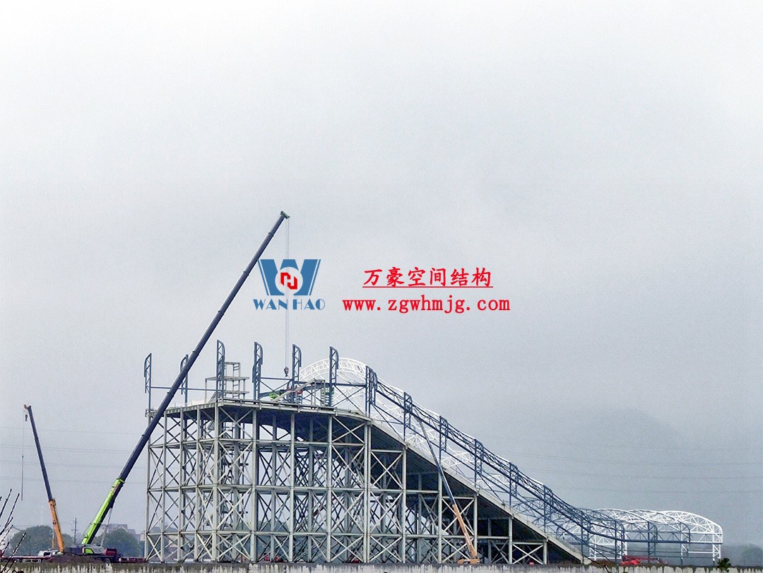 馭風逐沙，織就賽道美學——比亞迪紹興嵊州賽車場干拔沙坡觀景平臺鋼膜結構