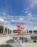 浙江紡織服裝職業(yè)技術(shù)學(xué)院東西校區(qū)運(yùn)動(dòng)場(chǎng)膜結(jié)構(gòu)項(xiàng)目膜結(jié)構(gòu)安裝中